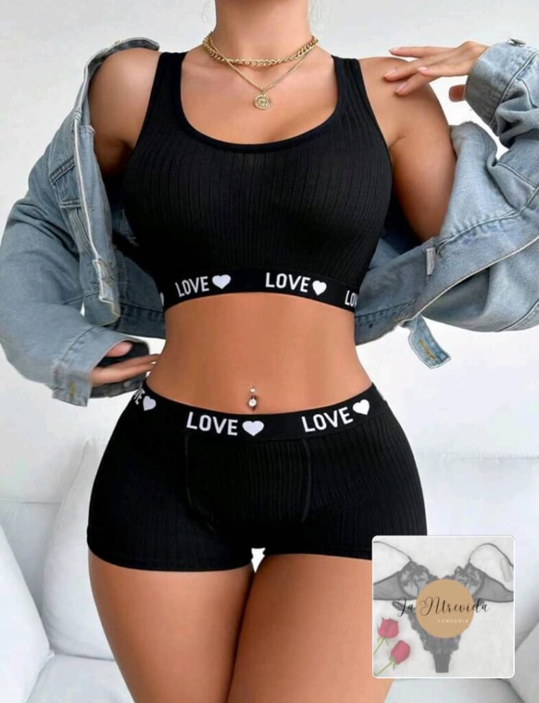 Conjunto deportivo negro
