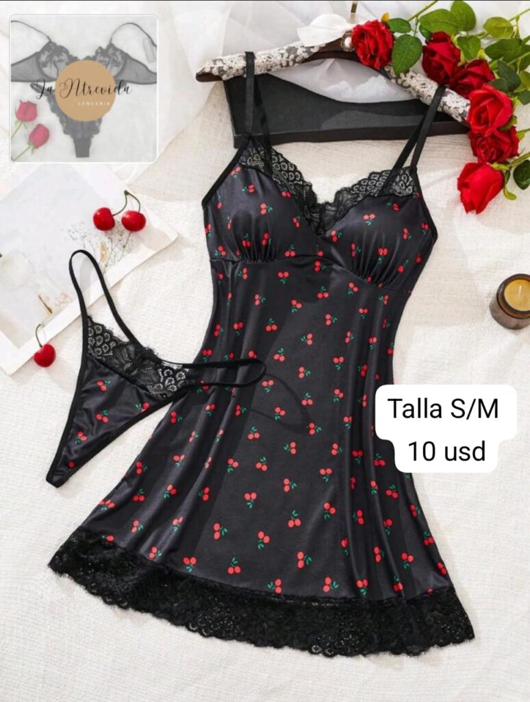 Camisón de fresas con tanga
